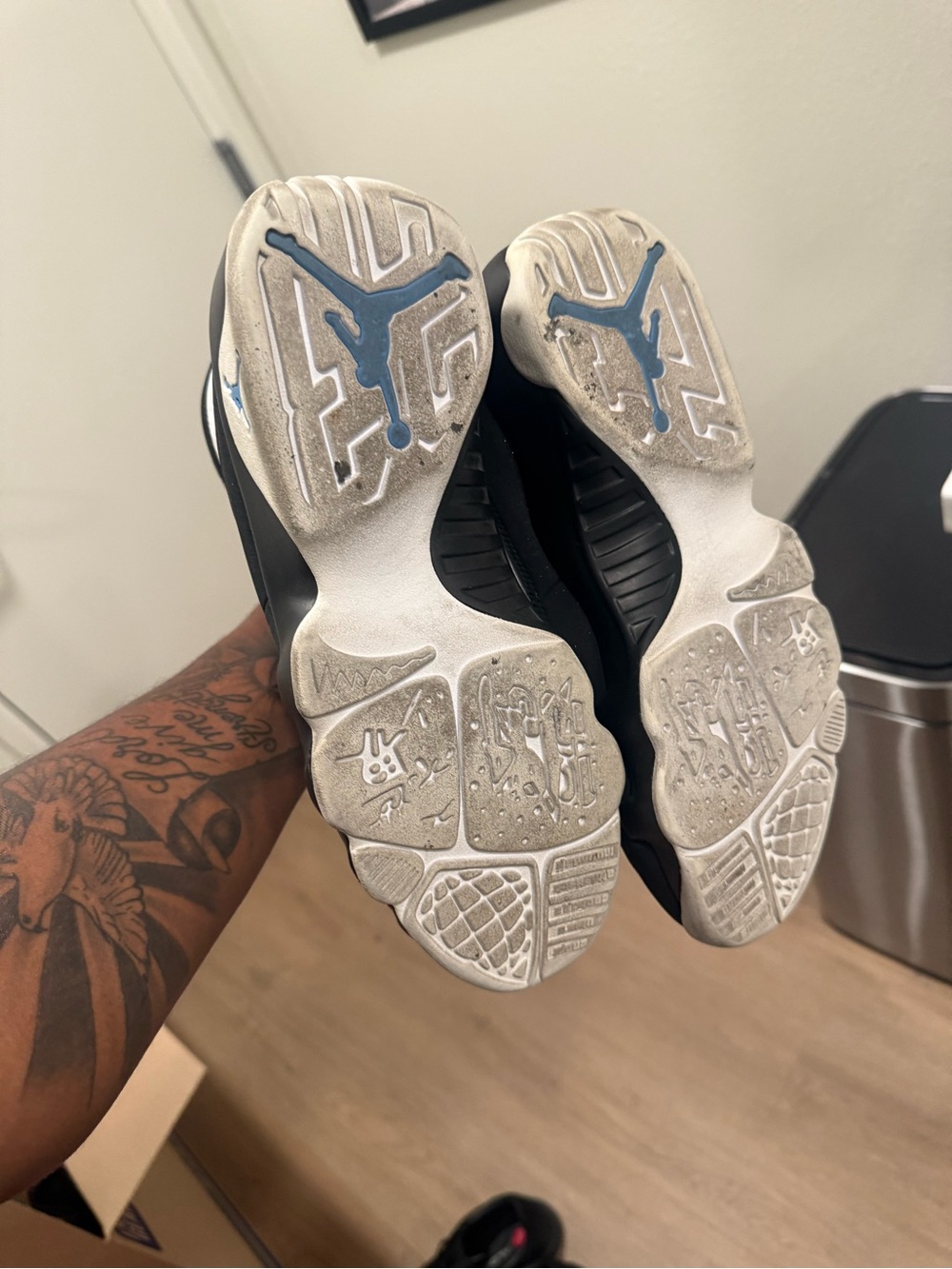 Air Jordan 9s University Blues - Picture 2 of 5